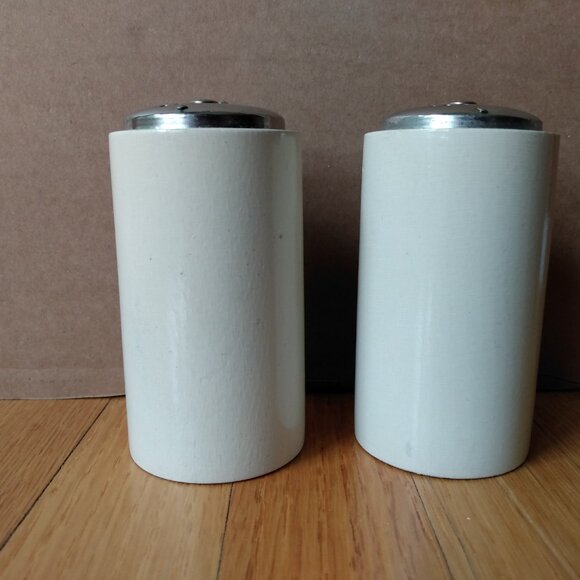 Vintage Salt and Pepper Shakers Chicago Illinois Souvenir Wood S&P Retro Kitchen - Picture 3 of 10